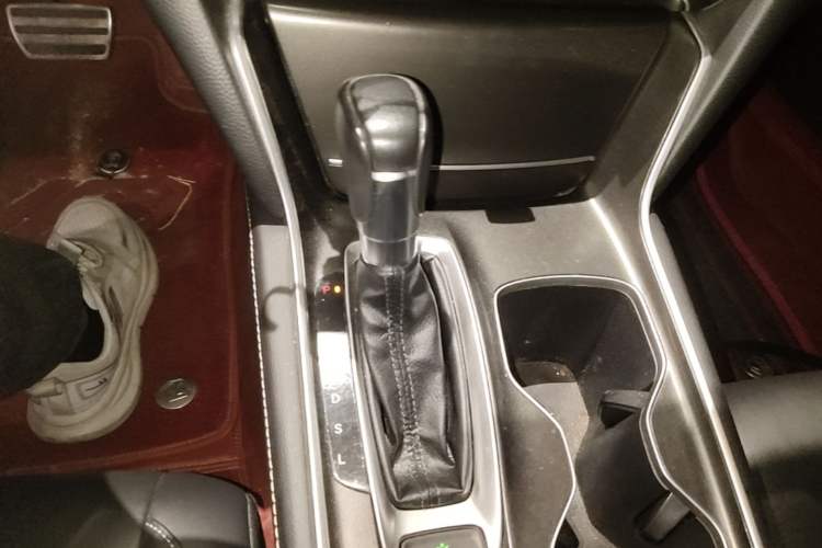 Used Honda Accord 2022 260TURBO Phantom Night · Prestige Edition Gear Lever