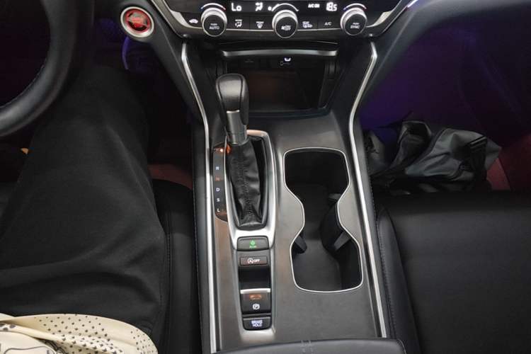 Used Honda Accord 2022 260TURBO Luxury Edition Gear Lever
