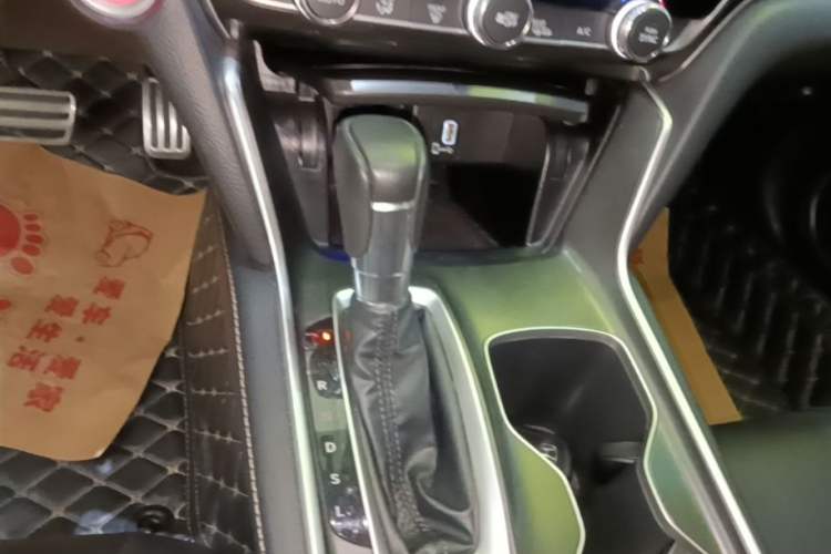Used Honda Accord 2022 260TURBO Phantom Night · Prestige Edition Gear Lever