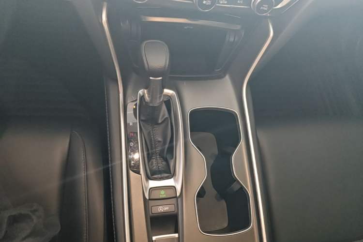 Used Honda Accord 2022 260TURBO Luxury Edition Gear Lever