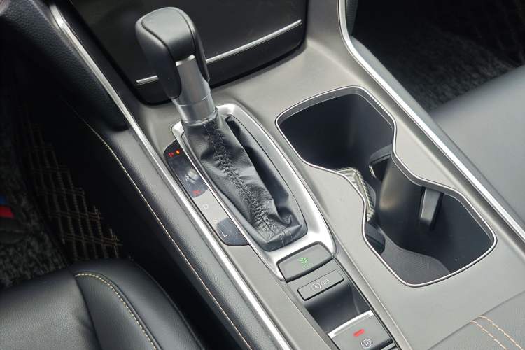 Used Honda Accord 2022 260TURBO Phantom Night · Prestige Edition Gear Lever