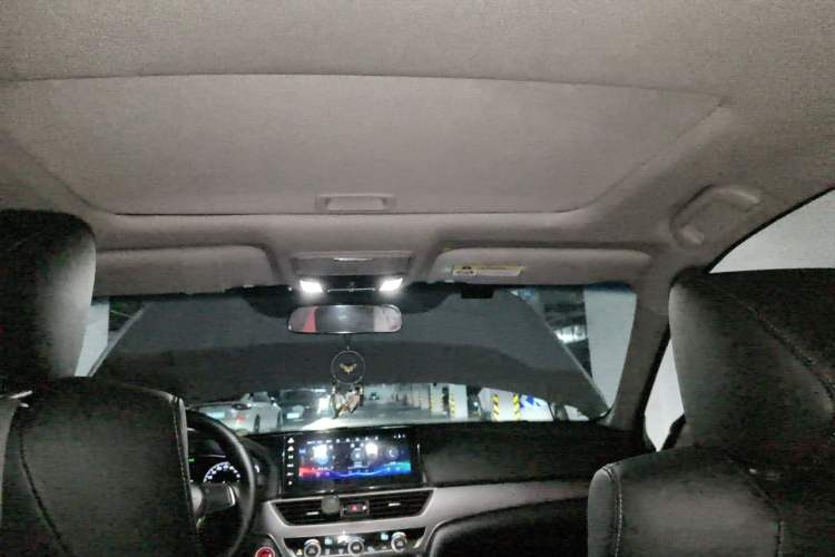 Used Honda Accord 2022 260TURBO Luxury Edition Headliner
