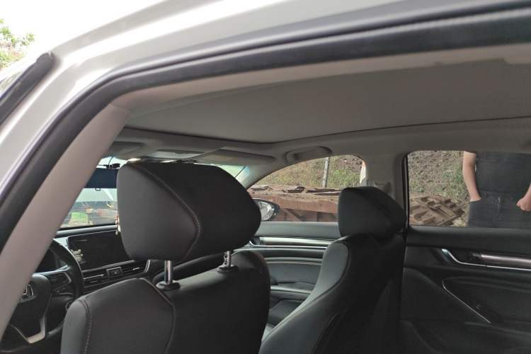 Used Honda Accord 2022 260TURBO Phantom Night · Prestige Edition Headliner