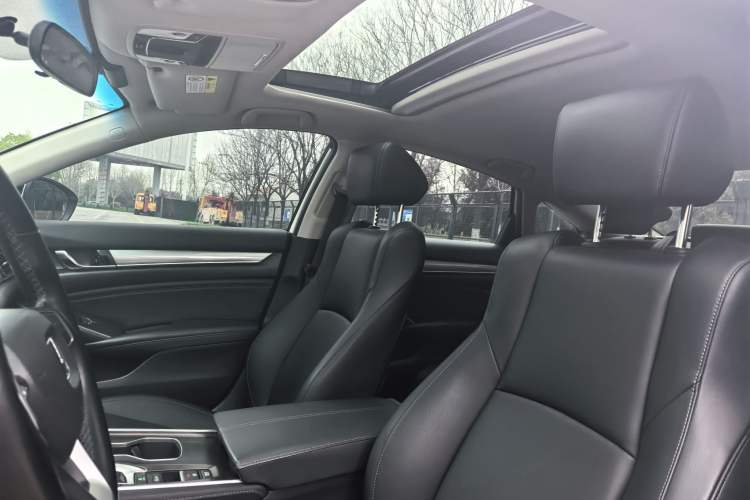 Used Honda Accord 2022 260TURBO Luxury Edition Headliner