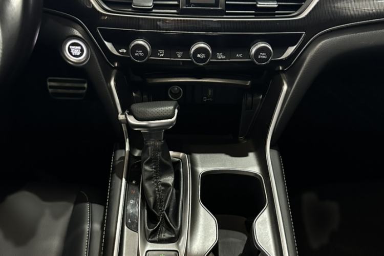 Used Honda Accord 2022 260TURBO Phantom Night · Prestige Edition Interior 10