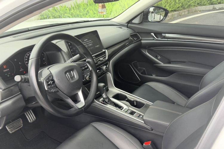 Used Honda Accord 2022 260TURBO Phantom Night · Prestige Edition Interior 2