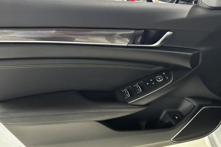 Used Honda Accord 2022 260TURBO Phantom Night · Prestige Edition Interior 3