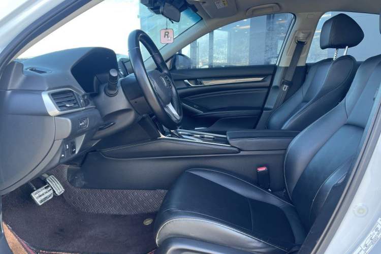 Used Honda Accord 2022 260TURBO Phantom Night · Prestige Edition Interior 3