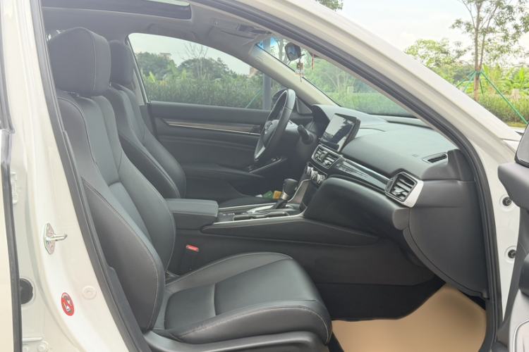 Used Honda Accord 2022 260TURBO Phantom Night · Prestige Edition Interior 4