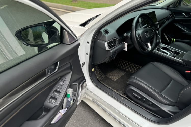 Used Honda Accord 2022 260TURBO Phantom Night · Prestige Edition Interior 4
