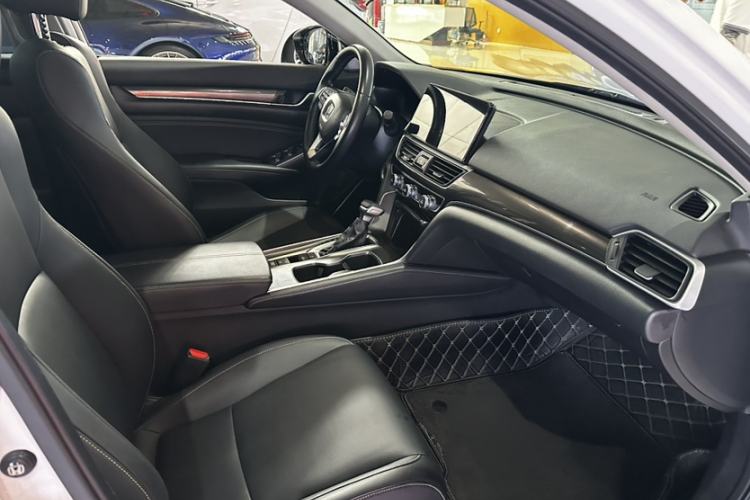 Used Honda Accord 2022 260TURBO Phantom Night · Prestige Edition Interior 5