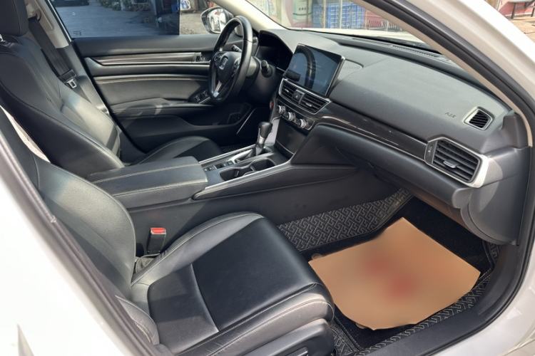 Used Honda Accord 2022 260TURBO Phantom Night · Prestige Edition Interior 6