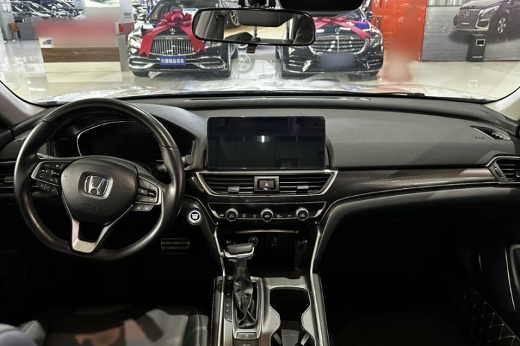 Used Honda Accord 2022 260TURBO Phantom Night · Prestige Edition Interior 9