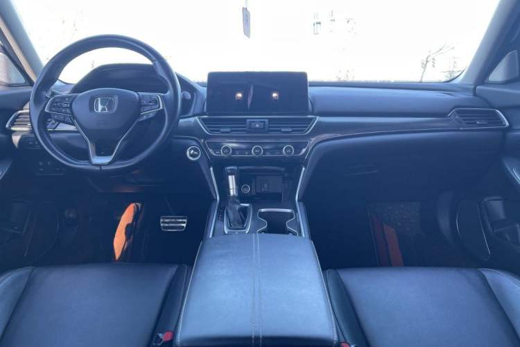 Used Honda Accord 2022 260TURBO Phantom Night · Prestige Edition Interior 9