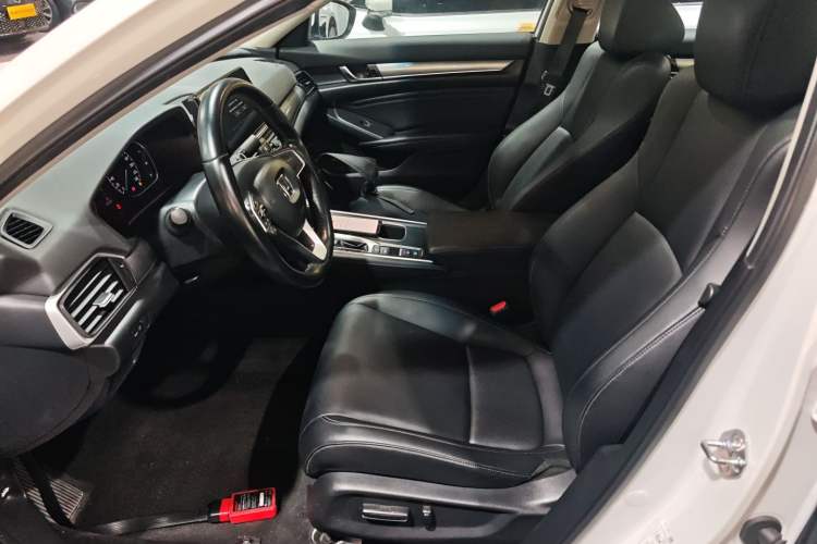 Used Honda Accord 2022 260TURBO Luxury Edition Left Front Seat
