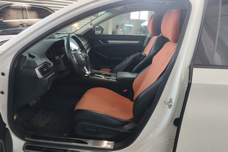 Used Honda Accord 2022 260TURBO Luxury Edition Left Front Seat