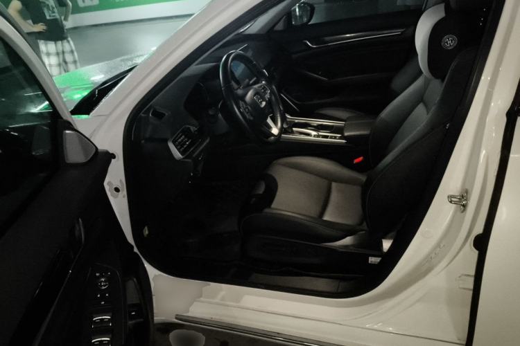 Used Honda Accord 2022 260TURBO Phantom Night · Prestige Edition Left Front Seat