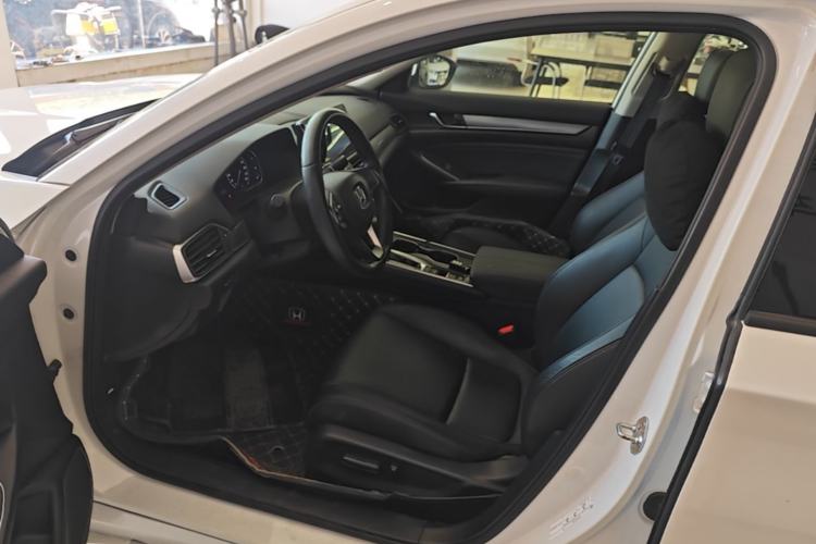 Used Honda Accord 2022 260TURBO Luxury Edition Left Front Seat