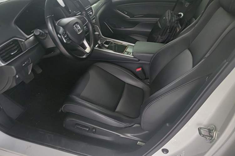 Used Honda Accord 2022 260TURBO Luxury Edition Left Front Seat