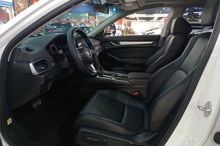Used Honda Accord 2022 260TURBO Luxury Edition Left Front Seat
