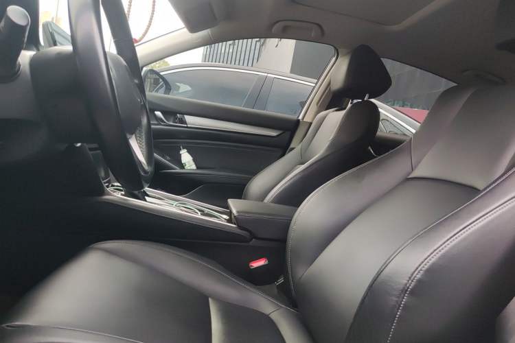 Used Honda Accord 2022 260TURBO Luxury Edition Left Front Seat