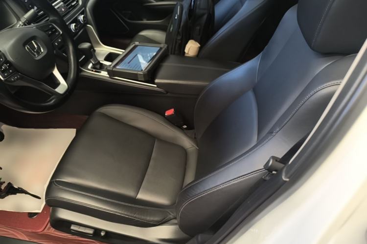 Used Honda Accord 2022 260TURBO Luxury Edition Left Front Seat