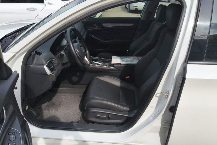 Used Honda Accord 2022 260TURBO Luxury Edition Left Front Seat