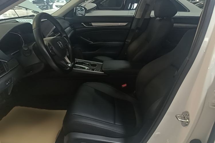 Used Honda Accord 2022 260TURBO Luxury Edition Left Front Seat