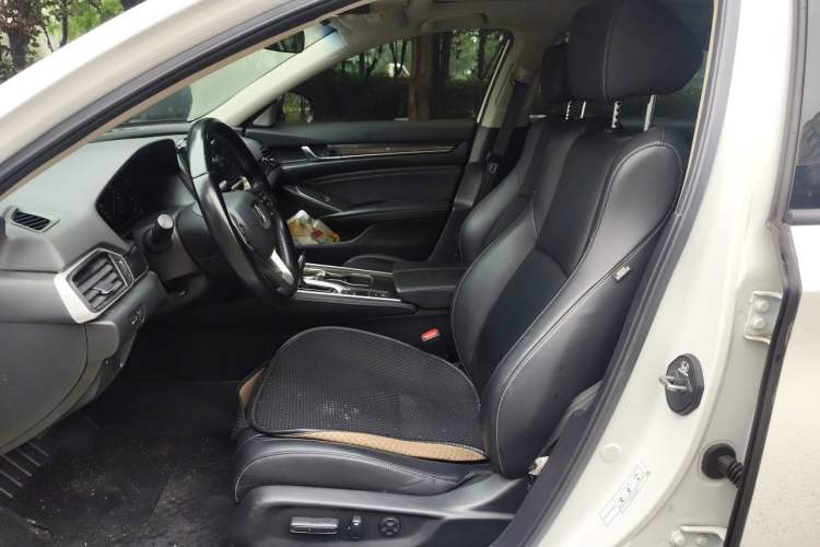 Used Honda Accord 2022 260TURBO Phantom Night · Prestige Edition Left Front Seat