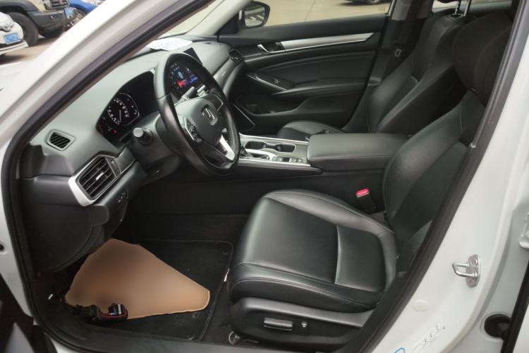 Used Honda Accord 2022 260TURBO Luxury Edition Left Front Seat