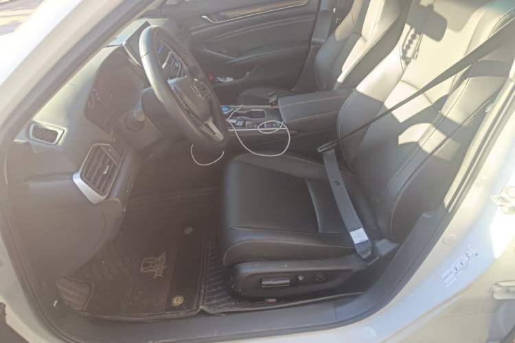 Used Honda Accord 2022 260TURBO Phantom Night · Prestige Edition Left Front Seat