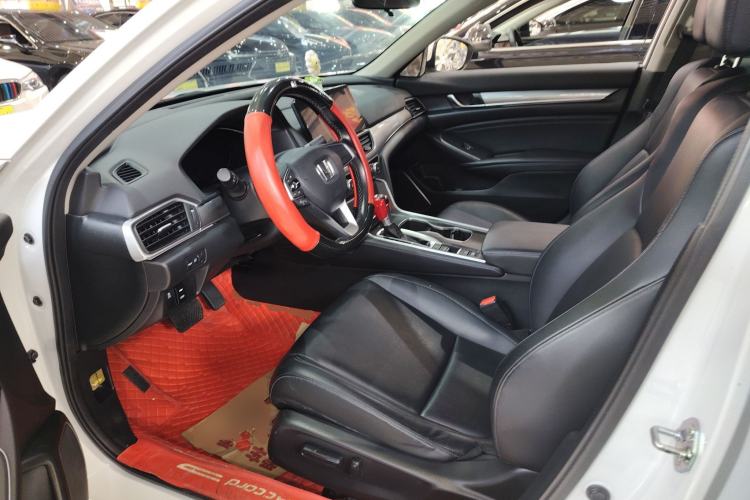 Used Honda Accord 2022 260TURBO Luxury Edition Left Front Seat