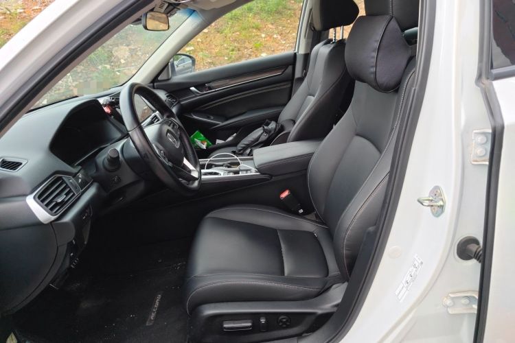Used Honda Accord 2022 260TURBO Phantom Night · Prestige Edition Left Front Seat