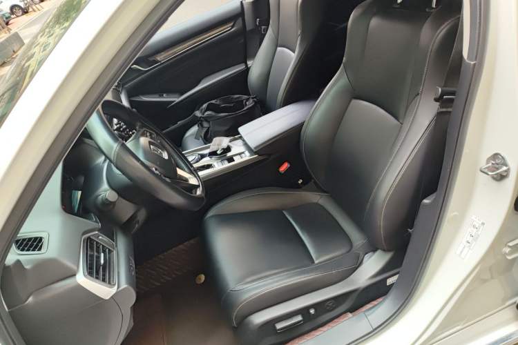 Used Honda Accord 2022 260TURBO Phantom Night · Prestige Edition Left Front Seat