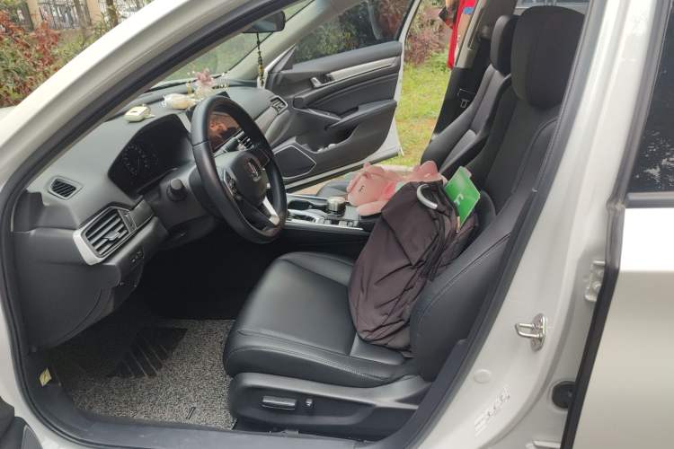 Used Honda Accord 2022 260TURBO Luxury Edition Left Front Seat