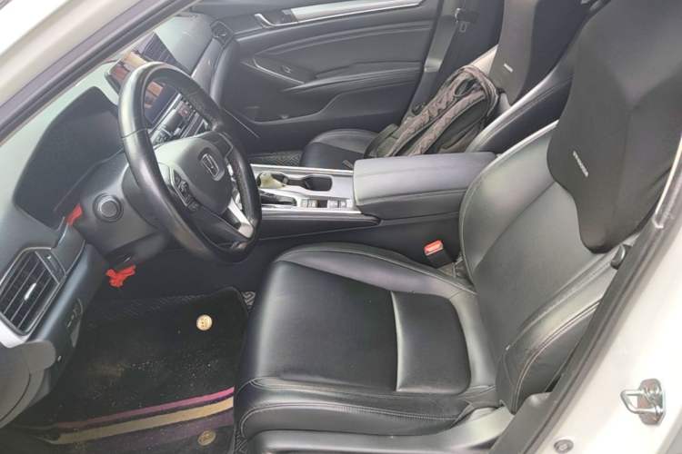Used Honda Accord 2022 260TURBO Luxury Edition Left Front Seat