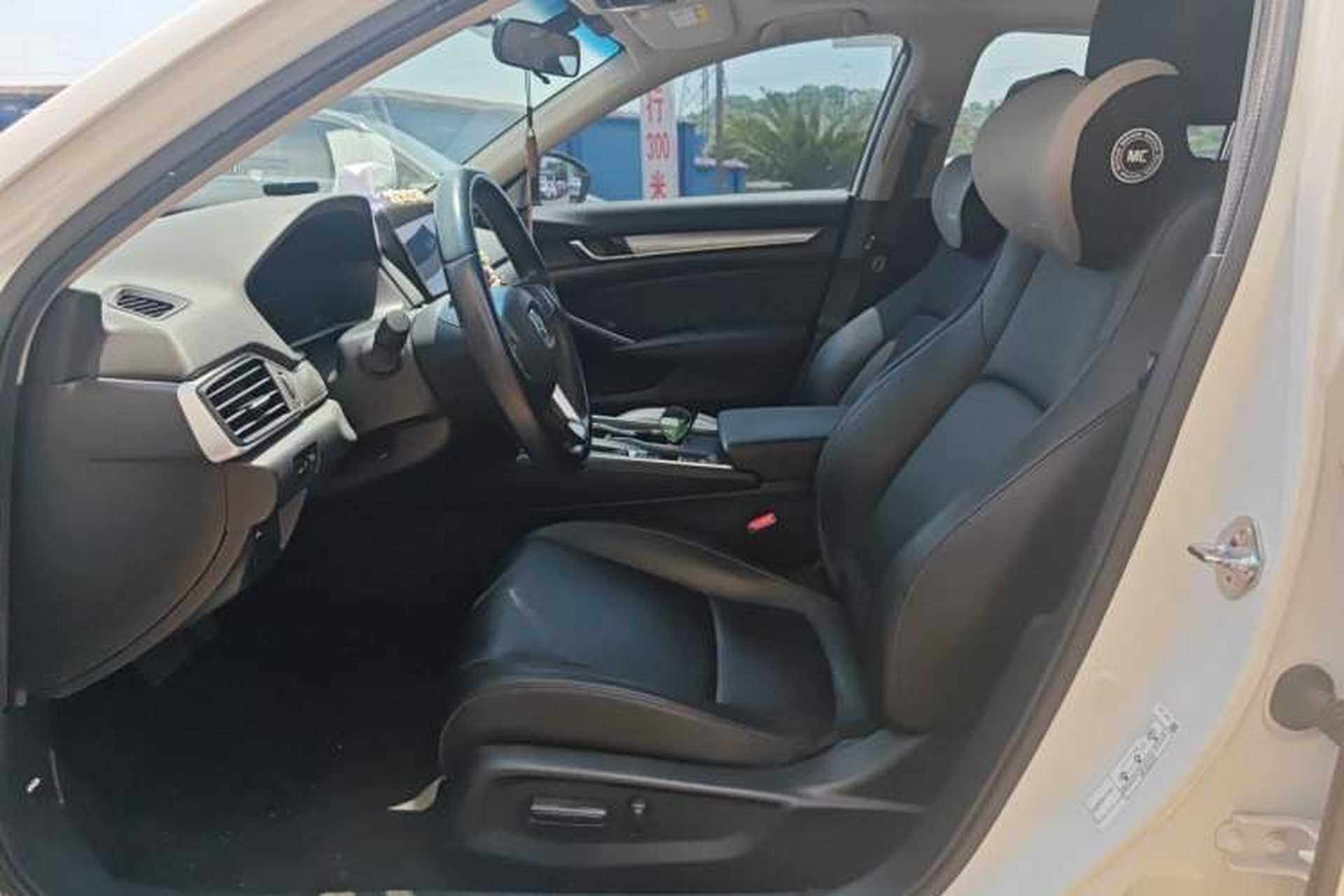Used Honda Accord 2022 260TURBO Luxury Edition Left Front Seat