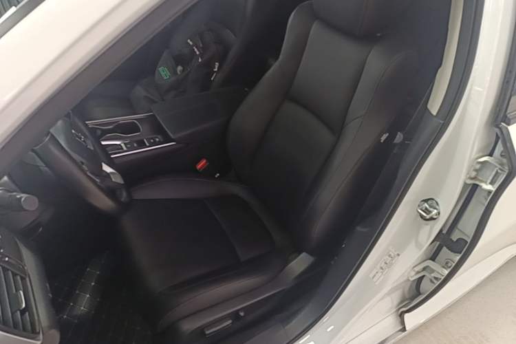 Used Honda Accord 2022 260TURBO Luxury Edition Left Front Seat