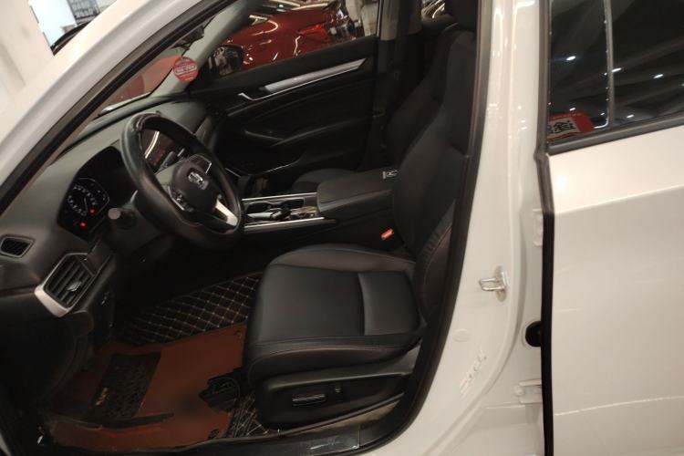 Used Honda Accord 2022 260TURBO Luxury Edition Left Front Seat