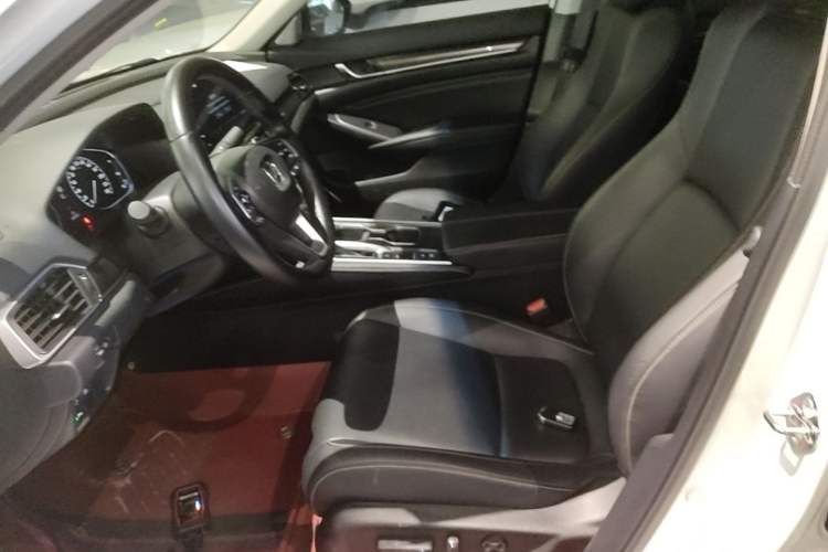Used Honda Accord 2022 260TURBO Phantom Night · Prestige Edition Left Front Seat