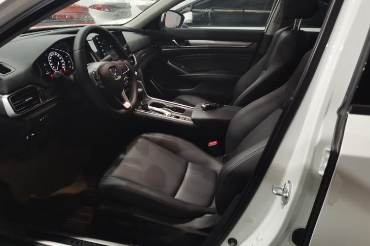 Used Honda Accord 2022 260TURBO Luxury Edition Left Front Seat