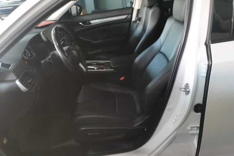 Used Honda Accord 2022 260TURBO Luxury Edition Left Front Seat