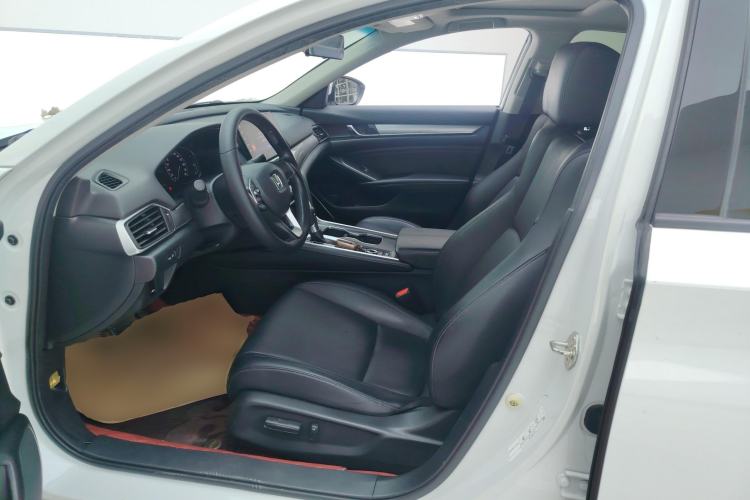 Used Honda Accord 2022 260TURBO Luxury Edition Left Front Seat