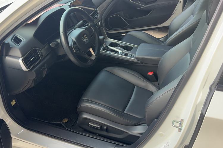 Used Honda Accord 2022 260TURBO Luxury Edition Left Front Seat