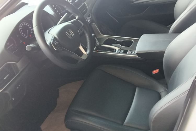 Used Honda Accord 2022 260TURBO Luxury Edition Left Front Seat