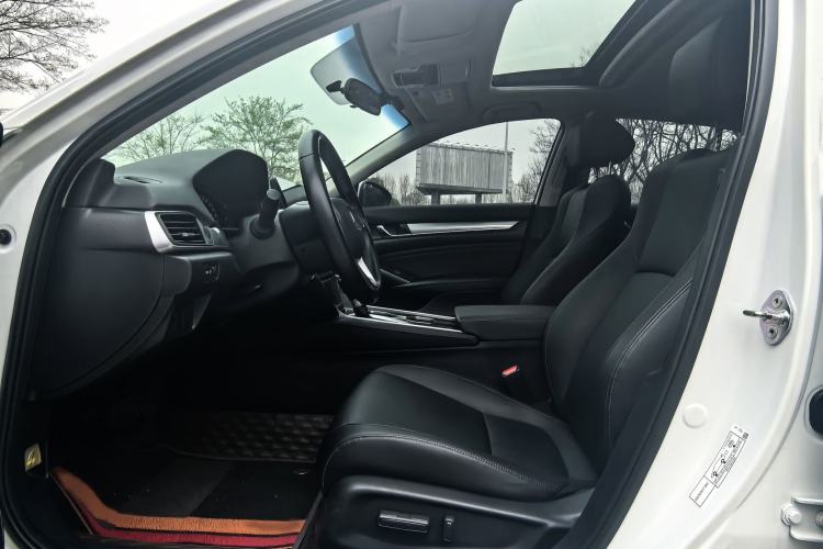 Used Honda Accord 2022 260TURBO Luxury Edition Left Front Seat