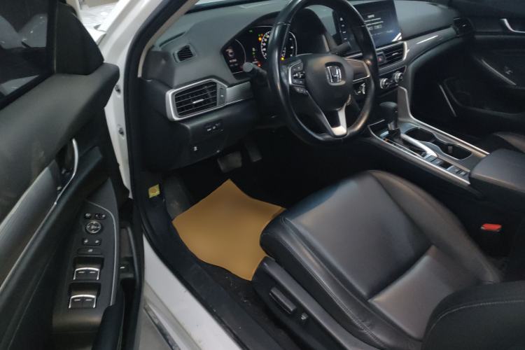 Used Honda Accord 2022 260TURBO Luxury Edition Left Front Seat