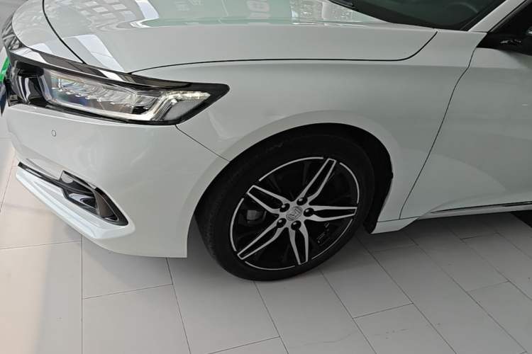 Used Honda Accord 2022 260TURBO Phantom Night · Prestige Edition Left Front Wheel Hub
