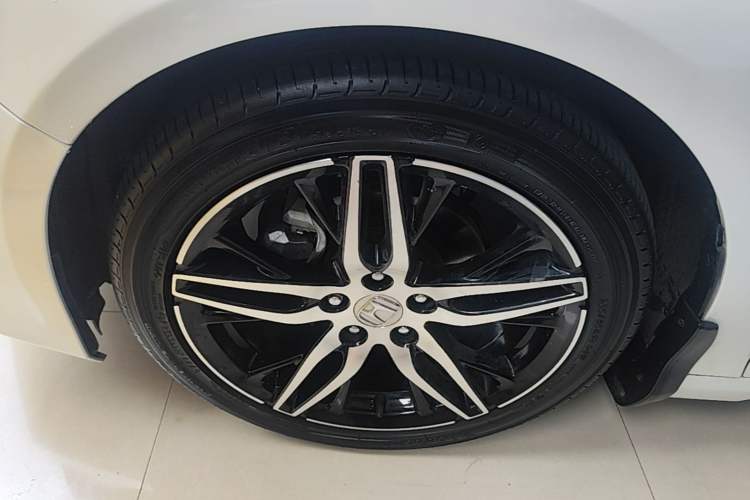 Used Honda Accord 2022 260TURBO Phantom Night · Prestige Edition Left Front Wheel Hub