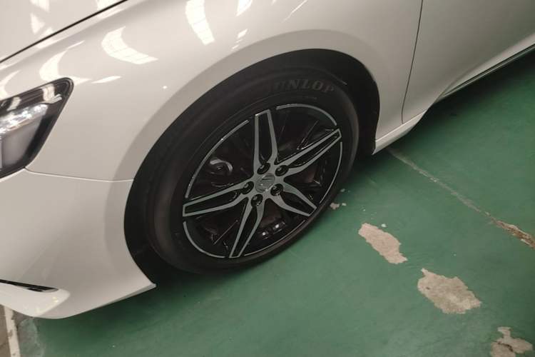Used Honda Accord 2022 260TURBO Phantom Night · Prestige Edition Left Front Wheel Hub